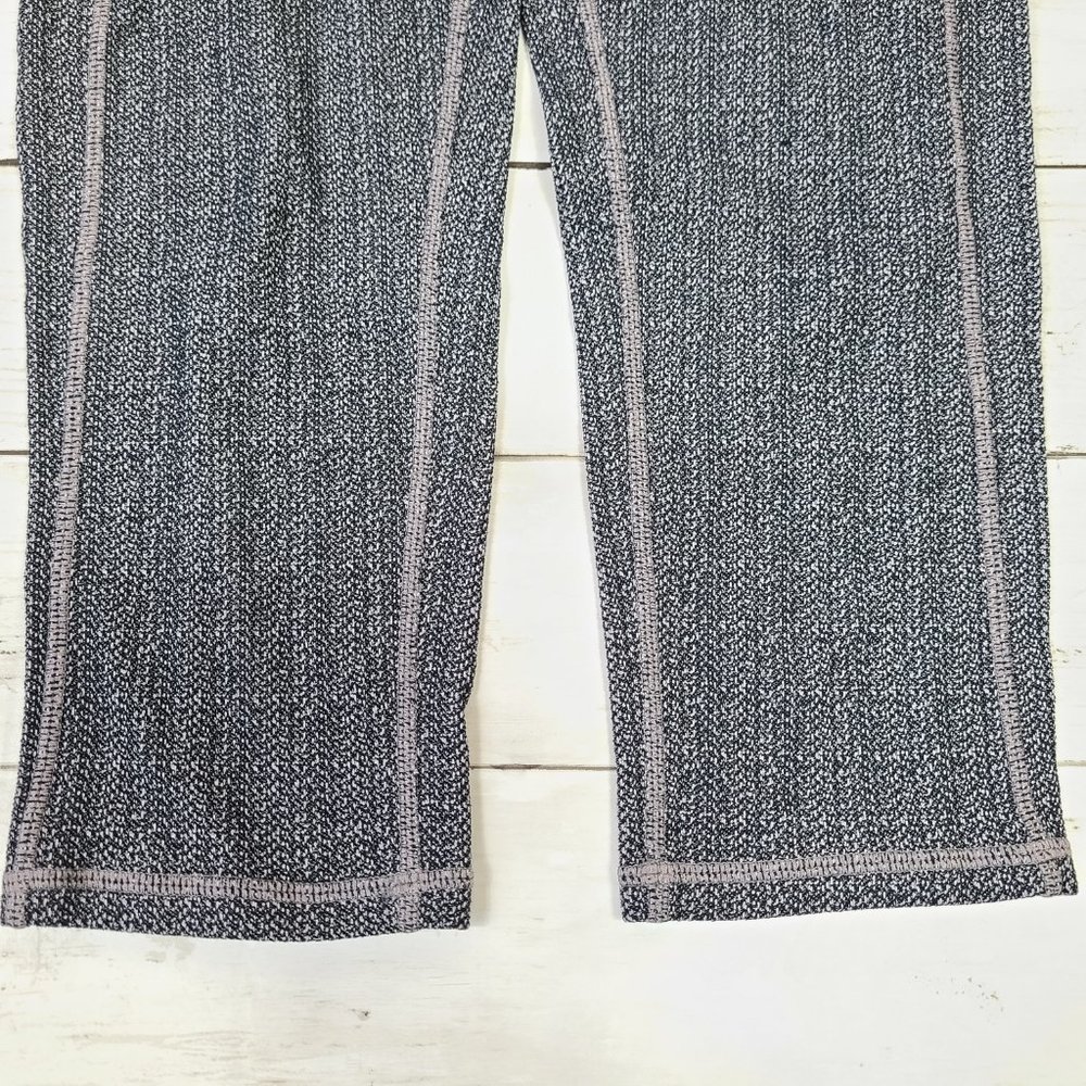 Athleta Herringbone Black Static Drifter Capri Le… - image 8